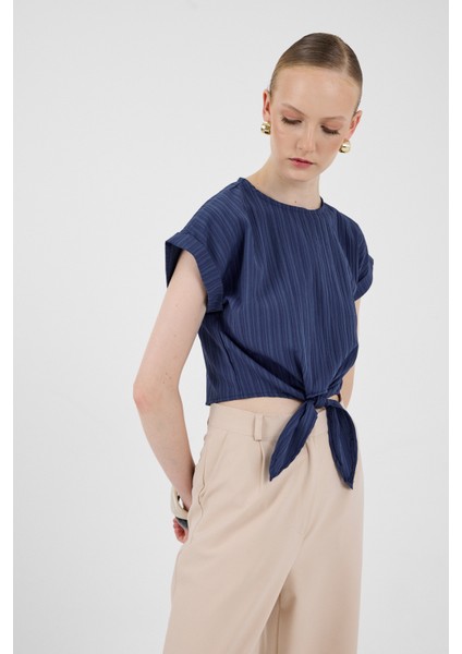 Laci Ön Bağlama Detaylı Bluz 8071A fiyatları