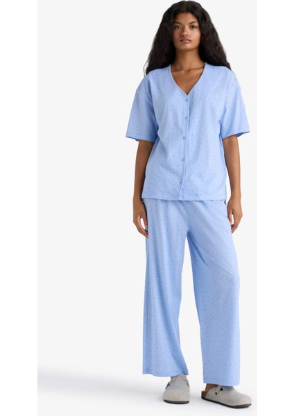 Pijama Takımı Regular Fit V Yaka Düğmeli Kısa Kollu Üst Uzun Alt-Fall in Love F7548AX25AU