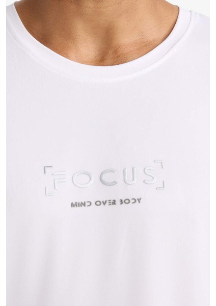 Fit Standart Fit Yumuşak Tuşe Bisiklet Yaka Baskılı Kısa Kollu Tişört C9268AX25AU