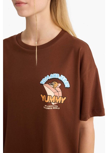 Tom & Jerry Oversize Geniş Kalıp Bisiklet Yaka Sırt Baskılı Kısa Kollu Tişört F8833AX25AU