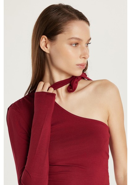 Kadın Standart Fit Fitilli Tek Kol Asimetrik Yaka Bordo Bluz