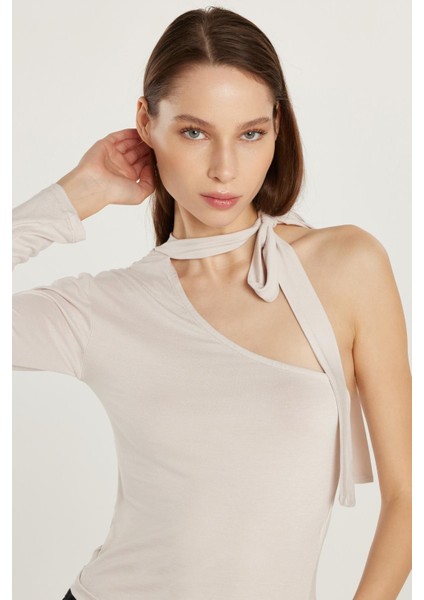 Kadın Standart Fit Fitilli Tek Kol Asimetrik Yaka Taş Renk Bluz