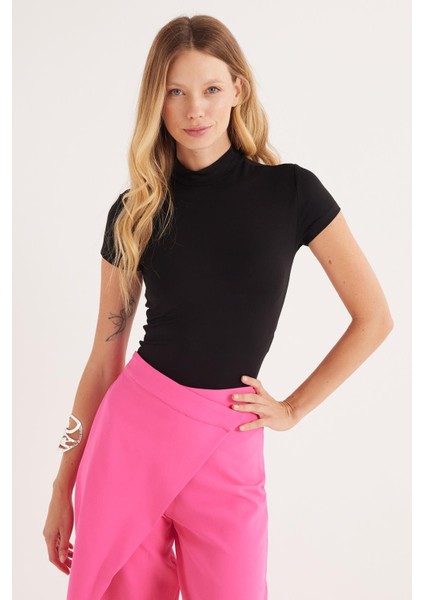 Kadın Slim Fit Dar Kesim Viskon Kumaş Yarım Balıkçı Yaka Siyah Bluz fiyatları