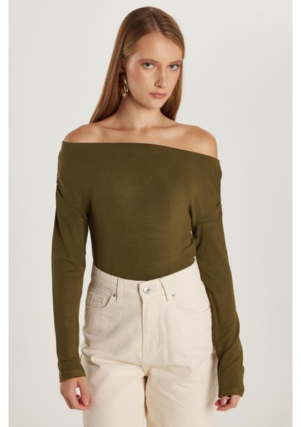 Kadın Slim Fit Dar Kesim Kayık Yaka Viskon Yeşil Bluz fırsatları