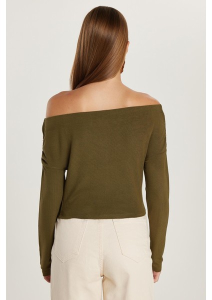 Kadın Slim Fit Dar Kesim Kayık Yaka Viskon Yeşil Bluz indirimleri