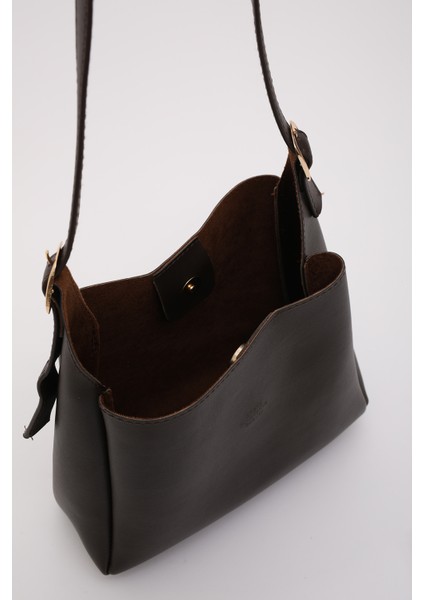Kahve Rengi SHK158 Suni Deri Tek Bölmeli Askılı Çıtçıtlı Çapraz Kol ve Omuz Çantası