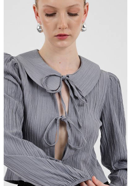 Gri Bağlama Detaylı Bebe Yaka Uzun Kollu Bluz 8020A fırsatları