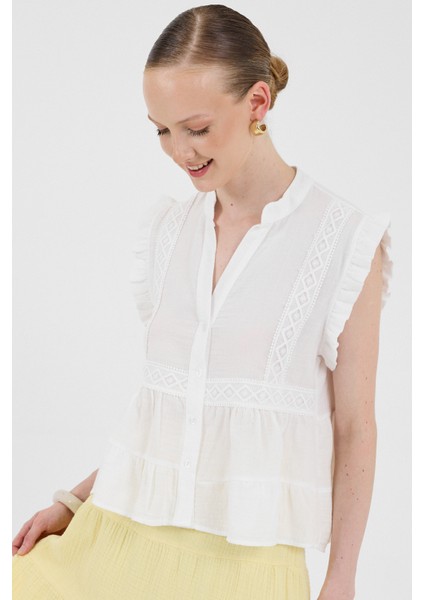 Beyaz Fırfır Kollu Dantel Detaylı %100 Pamuk Müslin Bluz 8039A