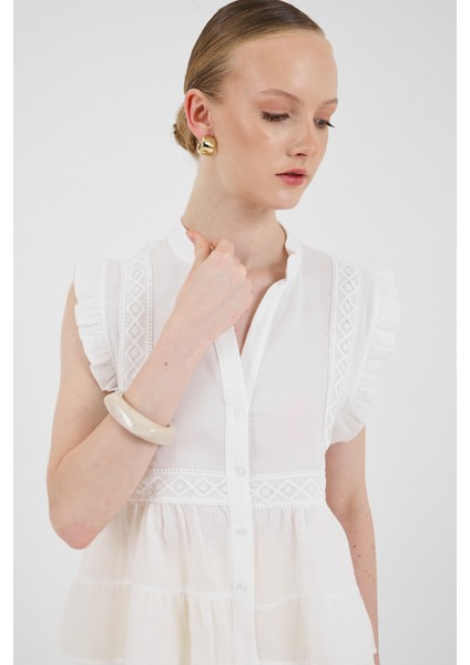Beyaz Fırfır Kollu Dantel Detaylı %100 Pamuk Müslin Bluz 8039A fırsatları