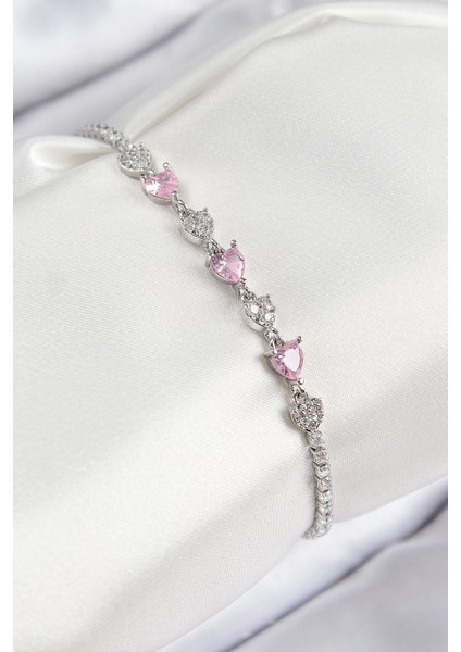 Pirinç Zirkon Taşlı Pembe Kalp Model Gümüş Renk Kadın Bileklik - TJ-BB7698