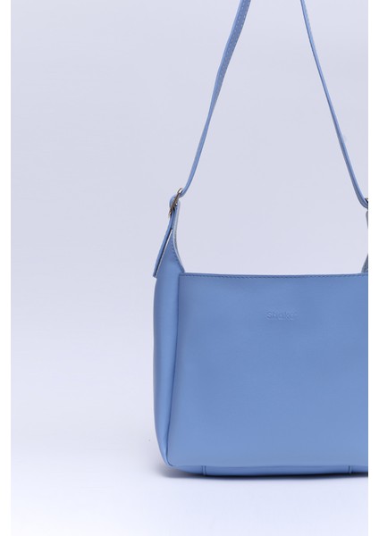 Mavi SHK158 Suni Deri Tek Bölmeli Askılı Çıtçıtlı Çapraz Kol ve Omuz Çantası indirimleri