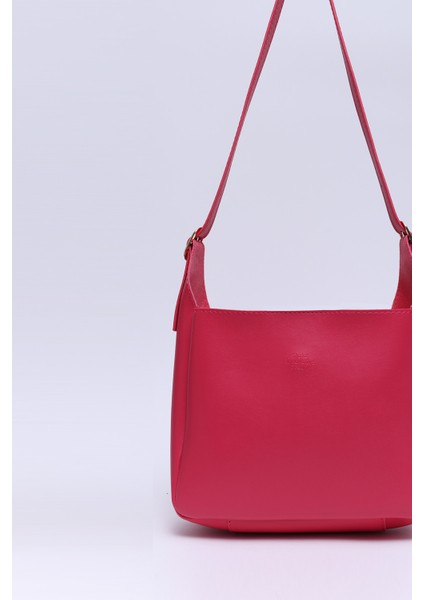 Fuşya SHK158 Suni Deri Tek Bölmeli Askılı Çıtçıtlı Çapraz Kol ve Omuz Çantası indirimleri