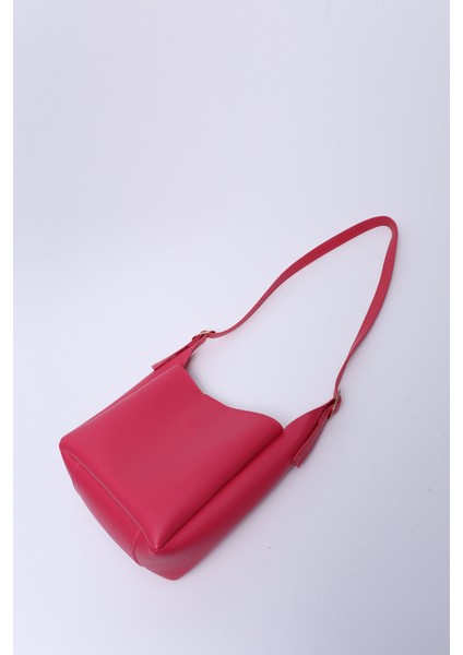 Fuşya SHK158 Suni Deri Tek Bölmeli Askılı Çıtçıtlı Çapraz Kol ve Omuz Çantası