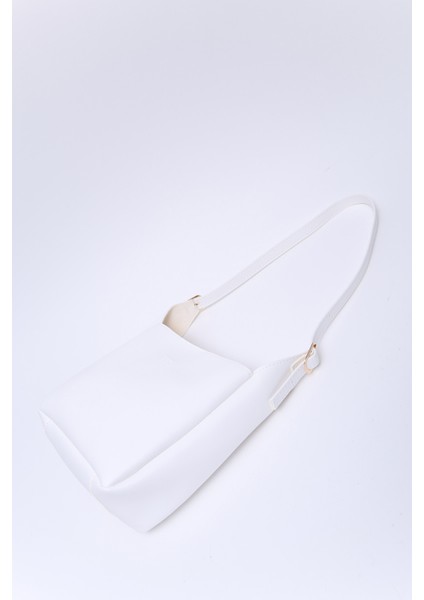 Beyaz SHK158 Suni Deri Tek Bölmeli Askılı Çıtçıtlı Çapraz Kol ve Omuz Çantası