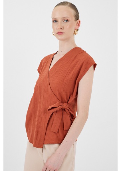 Kiremit Kruvaze Yaka Bağlama Detaylı Bluz 8025A fiyatları