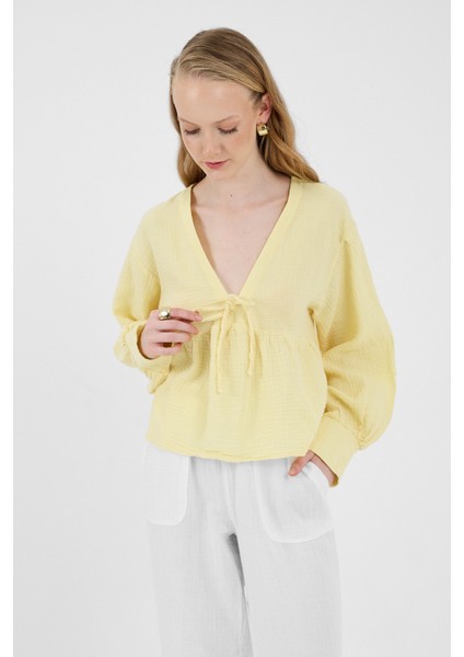 Sarı %100 Pamuk V Yaka Ön Bağlama Detaylı Bluz 4784A fiyatları