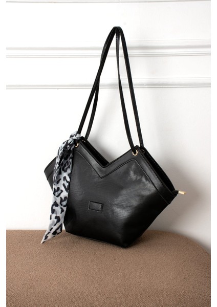 Kadın Hasır Fermuarlı Leopar Fular Detaylı Omuz Askılı Çanta