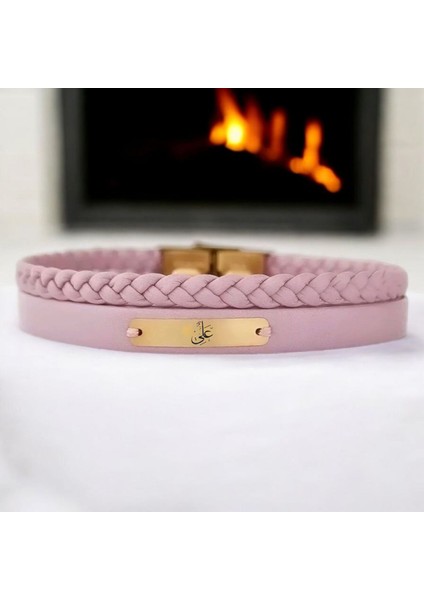 Altın Plakalı 14 Ayar Hz Ali Temalı Pembe Derili Dikdörtgen Figürlü Hediye BILEKLIK-613SEMBOL fiyatları