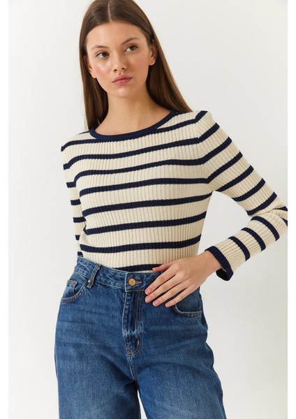 Kadın Çizgili Kazak modelleri