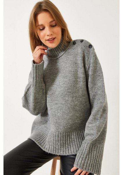 Kadın Yaka Düğme Detaylı Triko Kazak