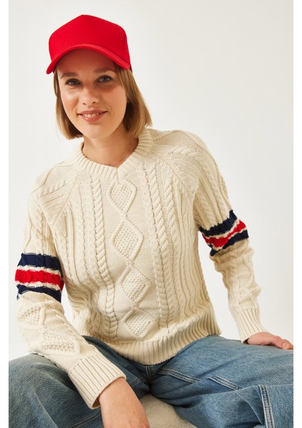 Kadın V Yaka Desenli Triko Kazak