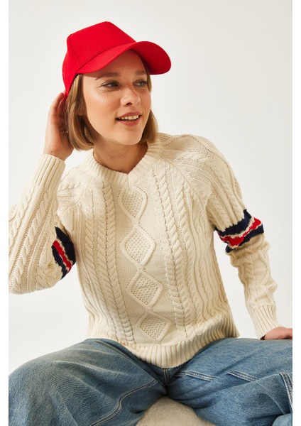 Kadın V Yaka Desenli Triko Kazak fiyatları