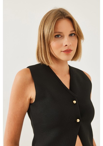 Kadın Iki Düğmeli Triko Yelek modelleri