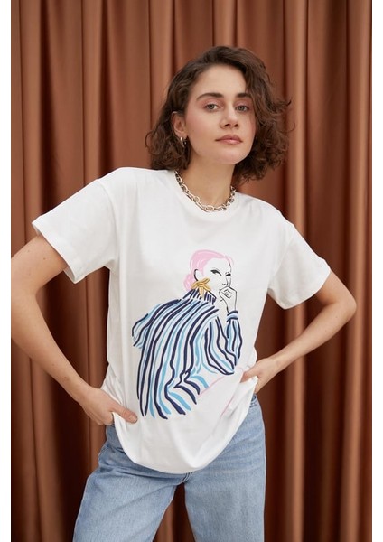 Kadın Baskı Detay Tişört Ekru fiyatları