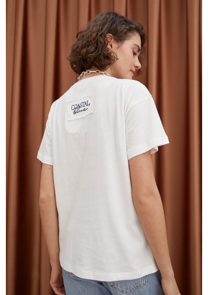Kadın Baskı Detay Tişört Ekru modelleri