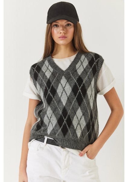 Kadın Şardonlu Baklava Desenli Triko Süveter fiyatları