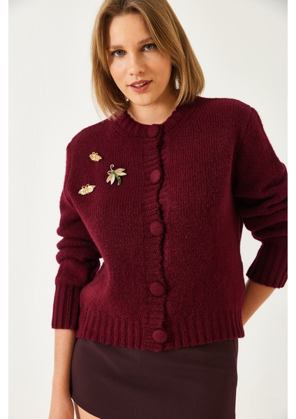 Kadın Broş Detaylı Triko Hırka