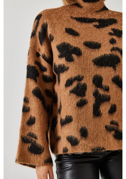 Kadın Yarım Balıkçı Yaka Desenli Triko Kazak fiyatları