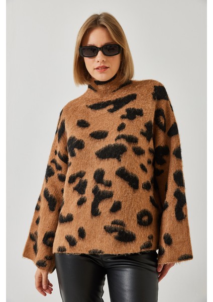 Kadın Yarım Balıkçı Yaka Desenli Triko Kazak indirimleri