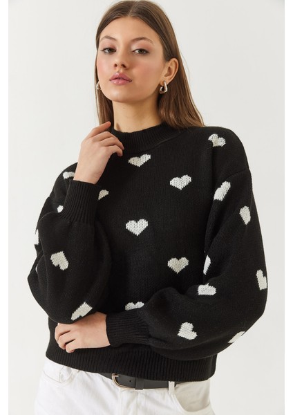 Kadın Kalp Desenli Triko Kazak