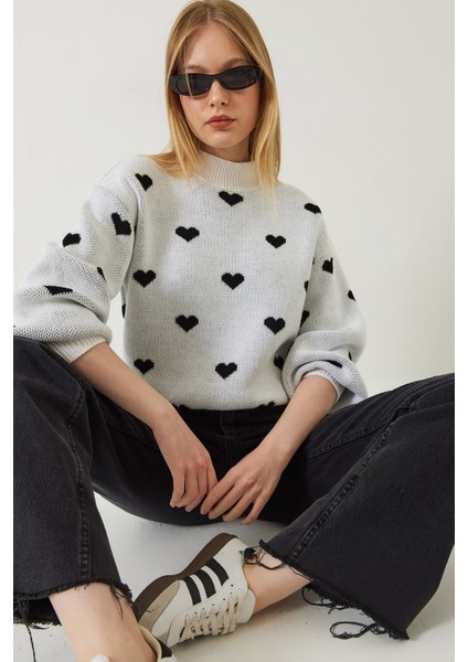 Kadın Kalp Desenli Triko Kazak