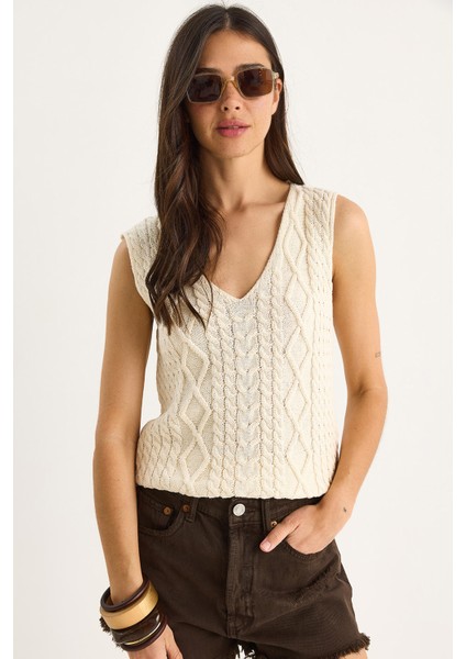Kadın V Yaka Örme Detay Triko Askılı Bluz
