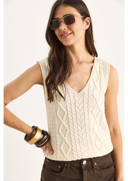 Kadın V Yaka Örme Detay Triko Askılı Bluz fiyatları