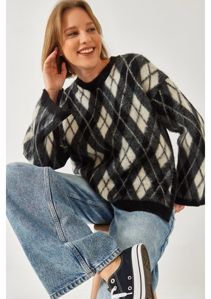 Kadın Şardonlu Baklavalı Yırtmaçlı Triko Kazak