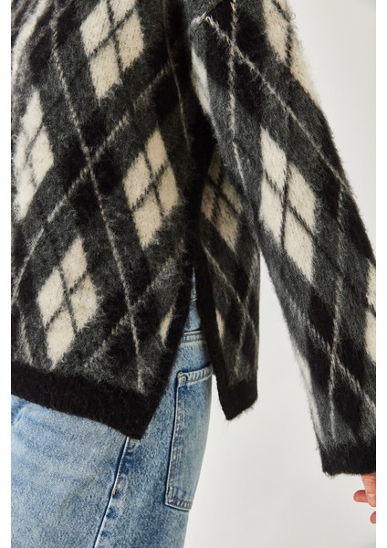 Kadın Şardonlu Baklavalı Yırtmaçlı Triko Kazak fırsatları