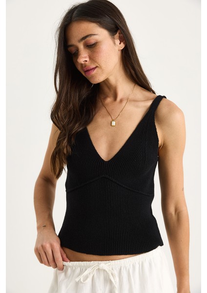 Kadın V Yaka Ince Askılı Crop Bluz modelleri