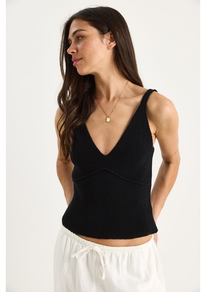 Kadın V Yaka Ince Askılı Crop Bluz fırsatları