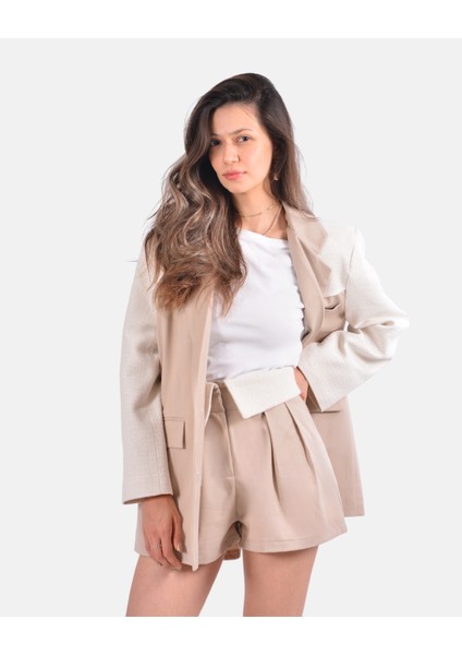 Bel Detay Pileli Mini Şort Bej