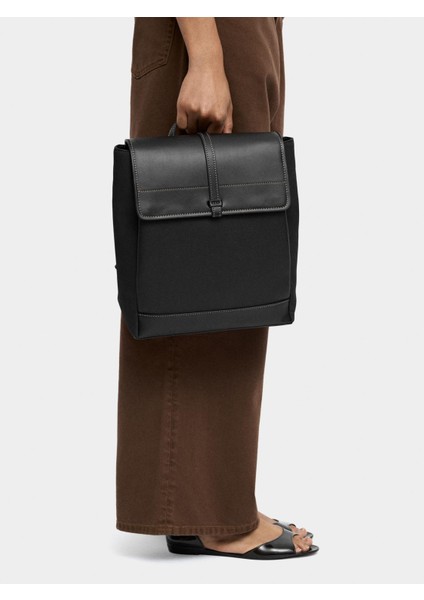 Kapaklı Suni Deri Sırt Çantası