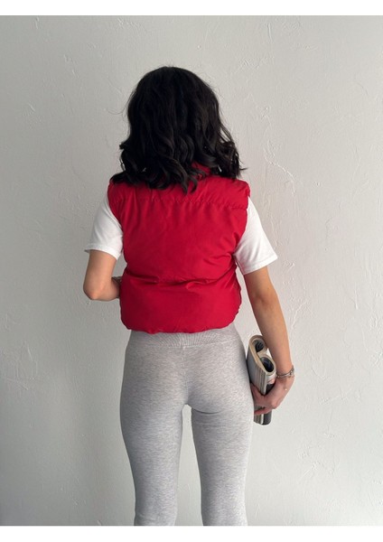 Kadın Kırmızı Kısa Crop Şişme Yelek modelleri