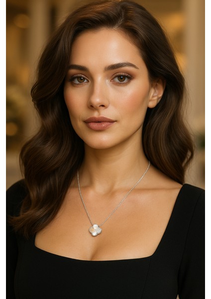 Spor Taşsız Yonca Kadın Gümüş Kolye modelleri