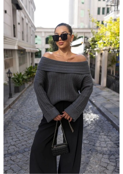 Kadın Omzu Açık Madonna Yaka Oversize Triko Kazak KZ4300 fiyatları