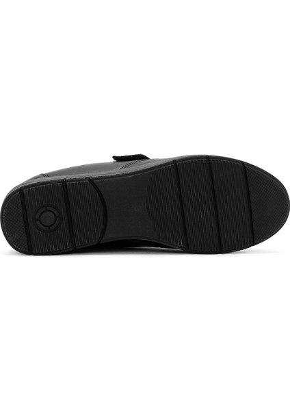 Kadın Siyah Kalın Tabanlı Deri Comfort Ayakkabı 25AFD500218 fırsatları
