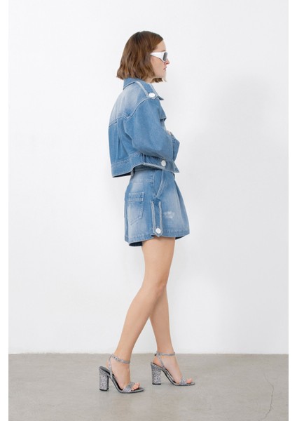 Apolet Detaylı Pilili Mini Jean Şort modelleri