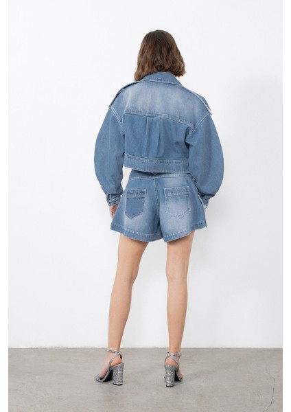 Apolet Detaylı Pilili Mini Jean Şort fırsatları