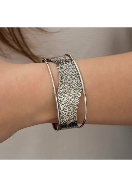 925 Ayar Gümüş Eskitme Desenli Bilezik T6120 (593593) fırsatları